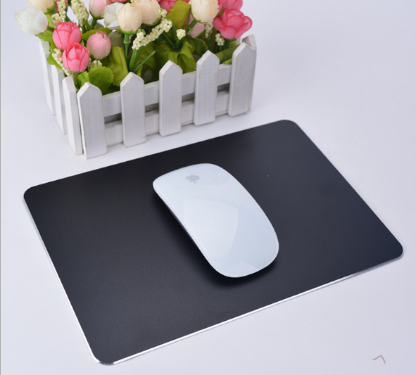 Customizable Aluminum Alloy Mouse Pad with Laser Logo